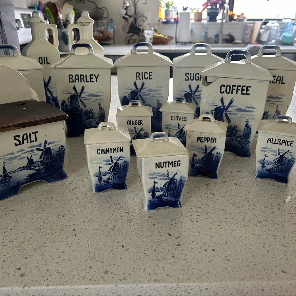 1962 Amstel German Spice 29 Piece Canister set